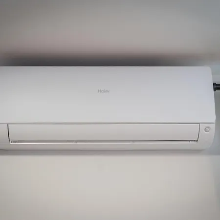 Botanica Deluxe With Balcony & Ac - Properunit