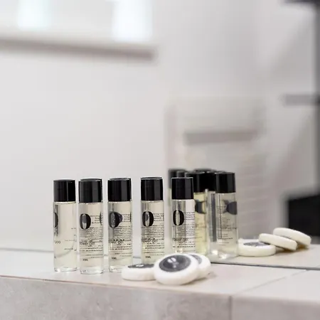 Botanica Deluxe With Balcony & Ac - Properunit Wrocław