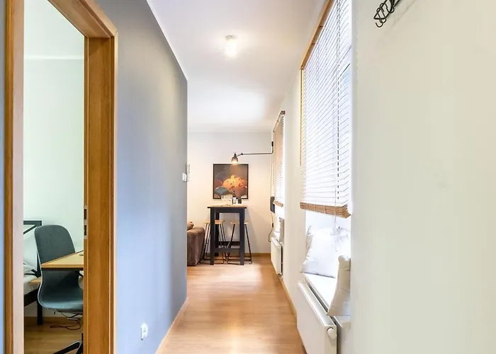 Apartment Botanica Deluxe With Balcony & Ac - Properunit