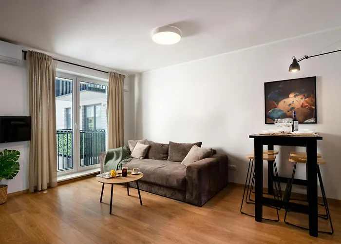 Botanica Deluxe With Balcony & Ac - Properunit Apartment